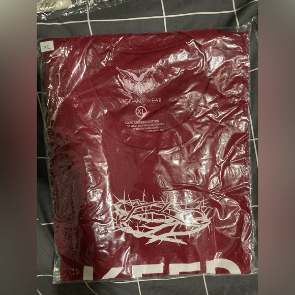 Red Vigilant Shirt(Keep Jesus And Trust On) - Picture 2 of 3